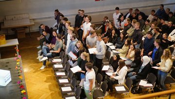 Die Studenten und Studentinnen im bet36ʱȷ_188ȷֱ& Studiengang Vermessung und Geoinformatik an der HFT Stuttgart Wintersemester 2023 werden begrsst